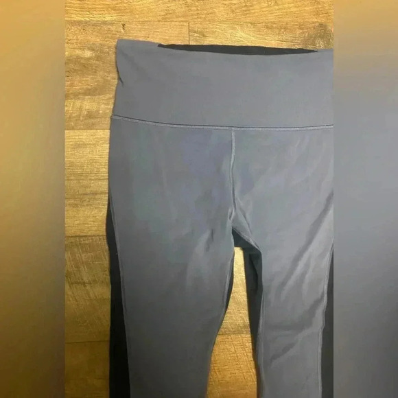 Athleta Horizon Scallop Capri Athletic Leggings Size Medium - Picture 3 of 5